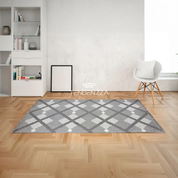 Tapete Lora SD88G grey, una alfombra moderna para el estudio en forma rectangular de 2.30 mts de largo por 1.60 mts de ancho, base en tono gris claro con patrón de rombos gris oscuro y blanco. Alfombra tejida importada de Turquía. Alfombras y tapetes en Bucaramanga